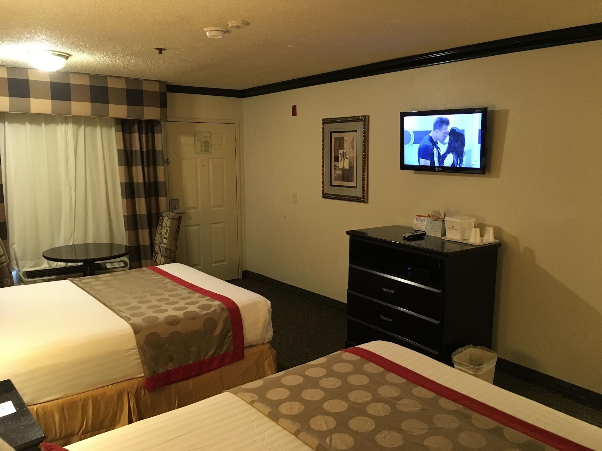 Ramada By Wyndham Ontario Hotel Exterior photo