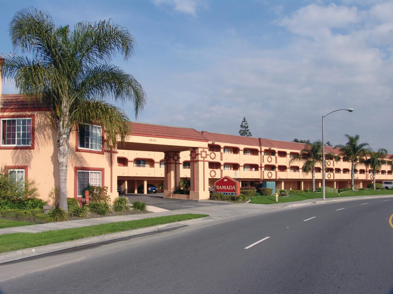 Ramada By Wyndham Ontario Hotel Exterior photo
